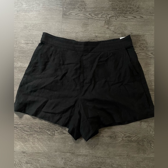COPY - Linen shorts - Picture 2 of 5